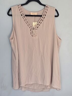 Lost April Women’s Light Pink Sleeveless V-Neck Camisole with Lattice Trim